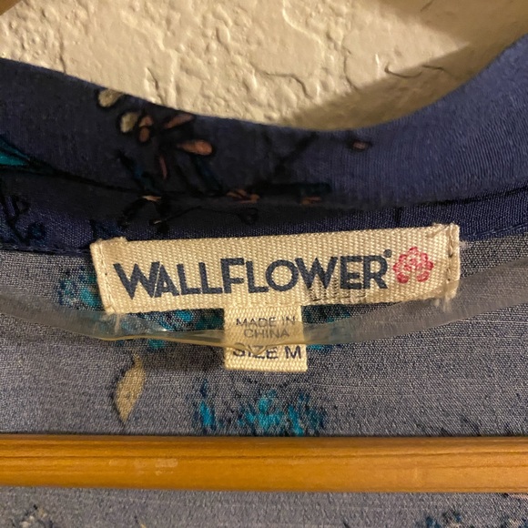 Blue Floral Wallflower Short Sleeve Kimono - Picture 5 of 5